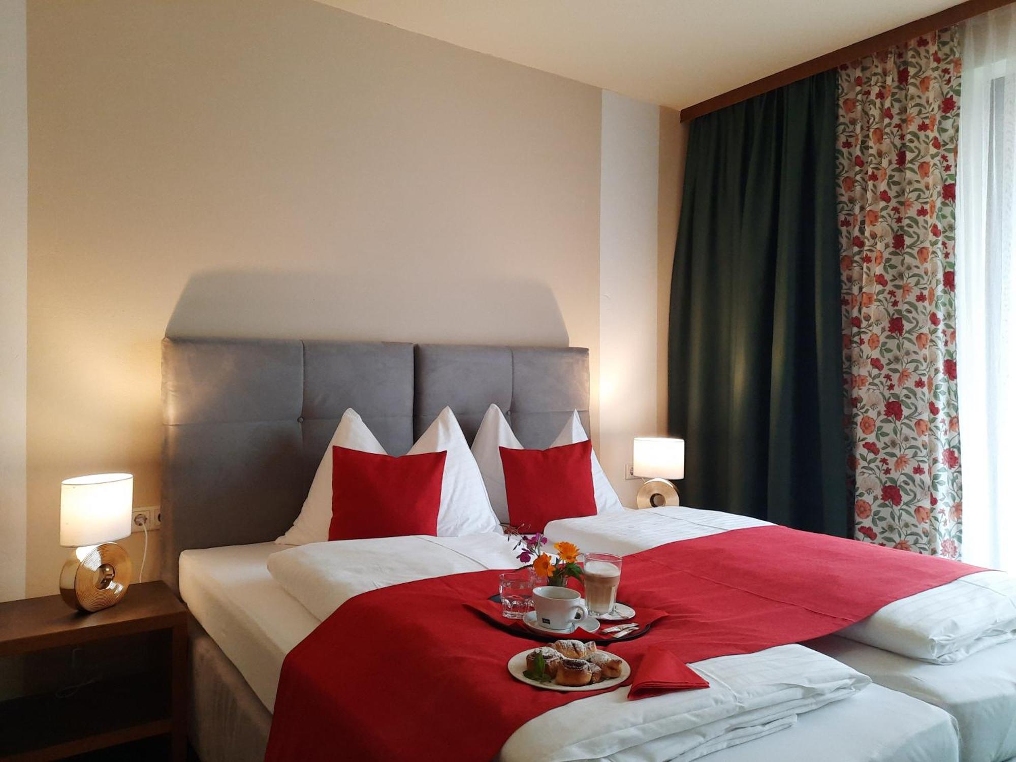 Hotel Bella اوبرتاورن المظهر الخارجي الصورة